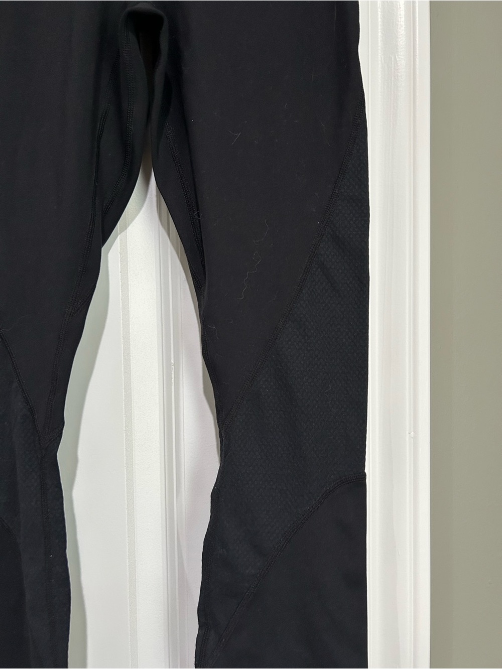 HALARA Black High-Rise Mesh-Panel Leggings - Picture 2 of 7